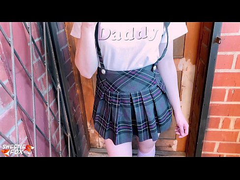 ❤️ 女学生深深地吸吮她的鸡巴,代替上课做爱 Beautiful porn